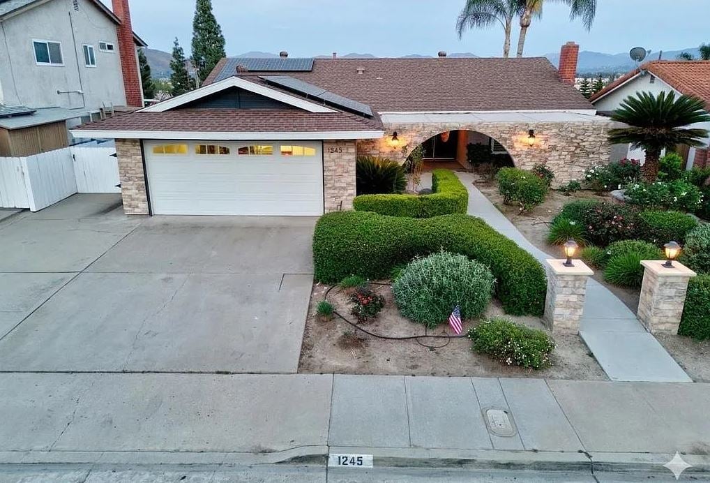  1245 Eastside Rd, San Diego, CA 92020