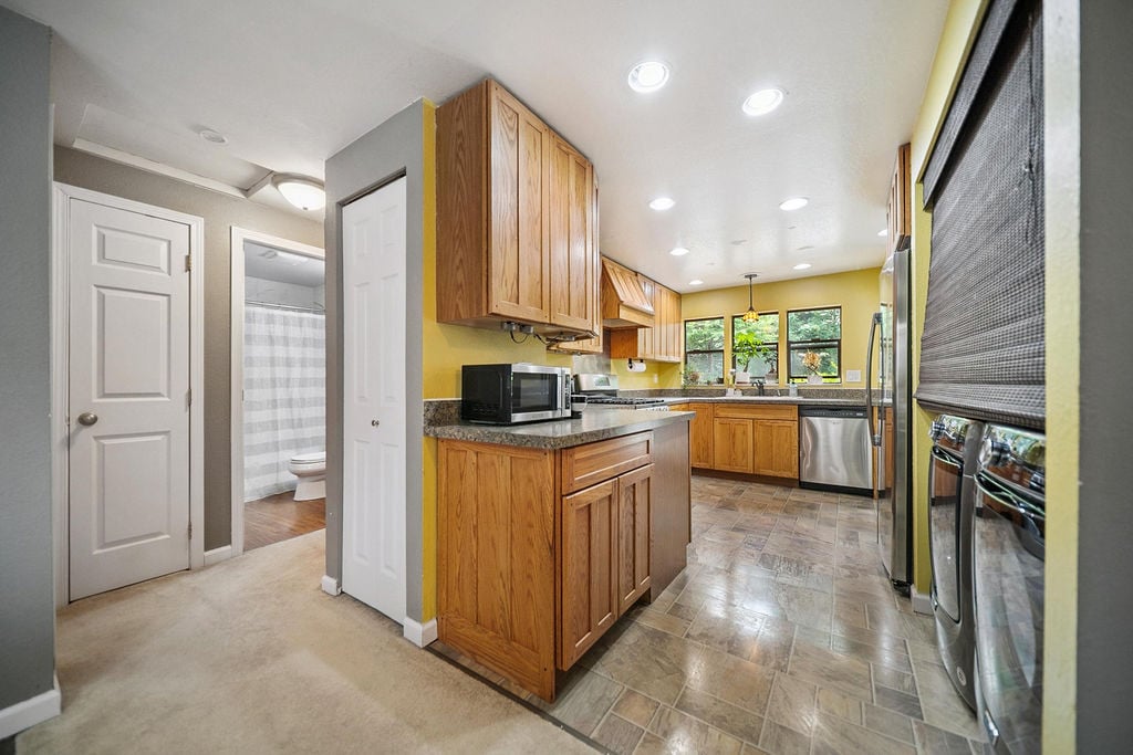 9205 Morning Side Drive NW
