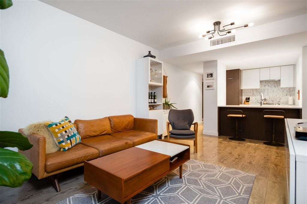 110 Switchmen St, #902