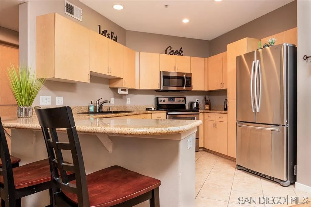 1501 Front St #537