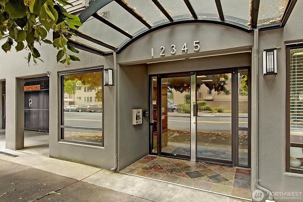 12345 Roosevelt Way NE #311