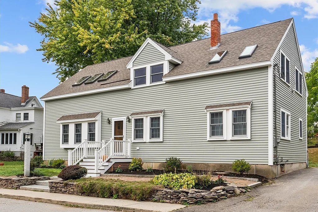 37 Lake St
