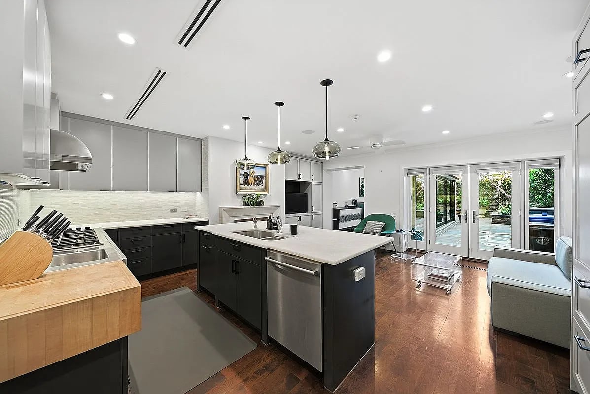 67 East 82nd Street
