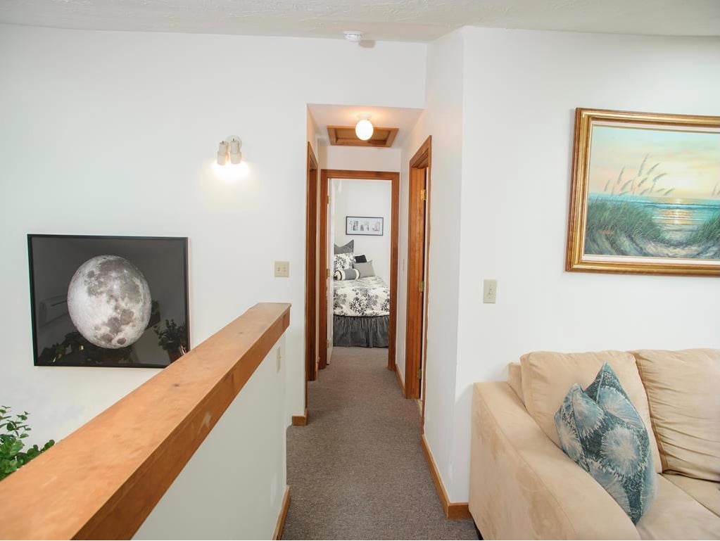 27 Schoolhouse Rd