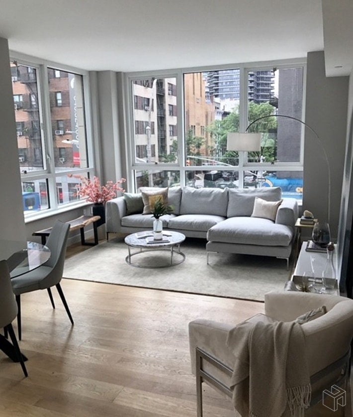 301 E 61st St, #2B
