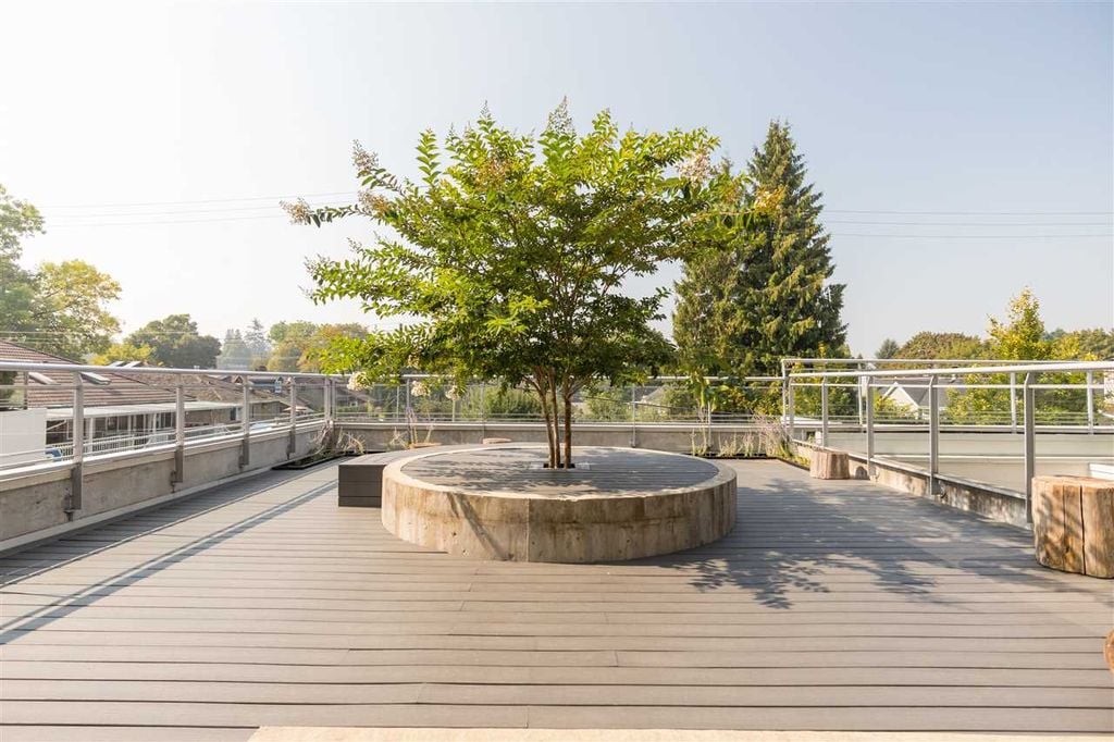 3333 Main St, #208