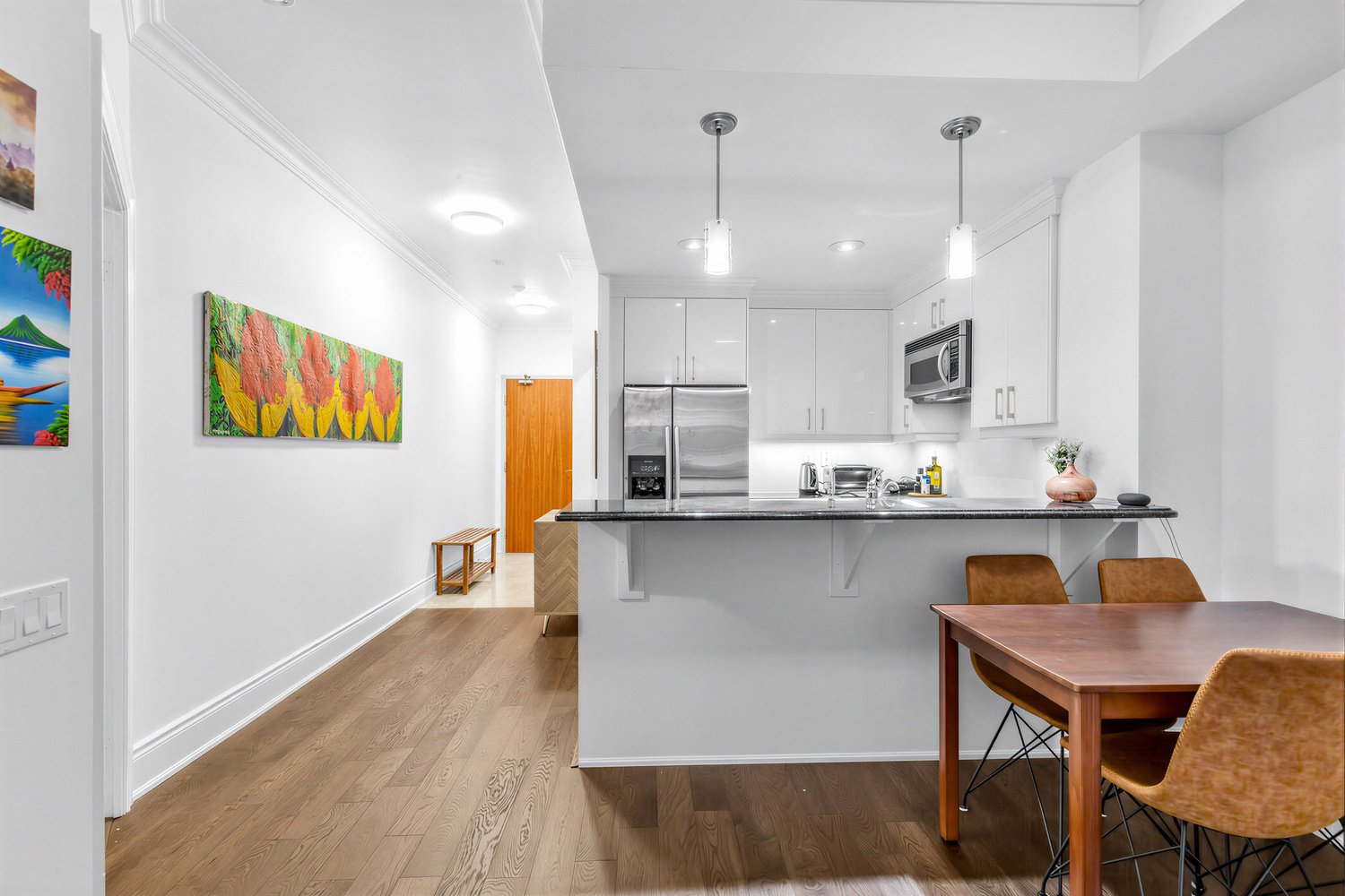 Leased: Beautifully Appointed 1-Bedroom Suite