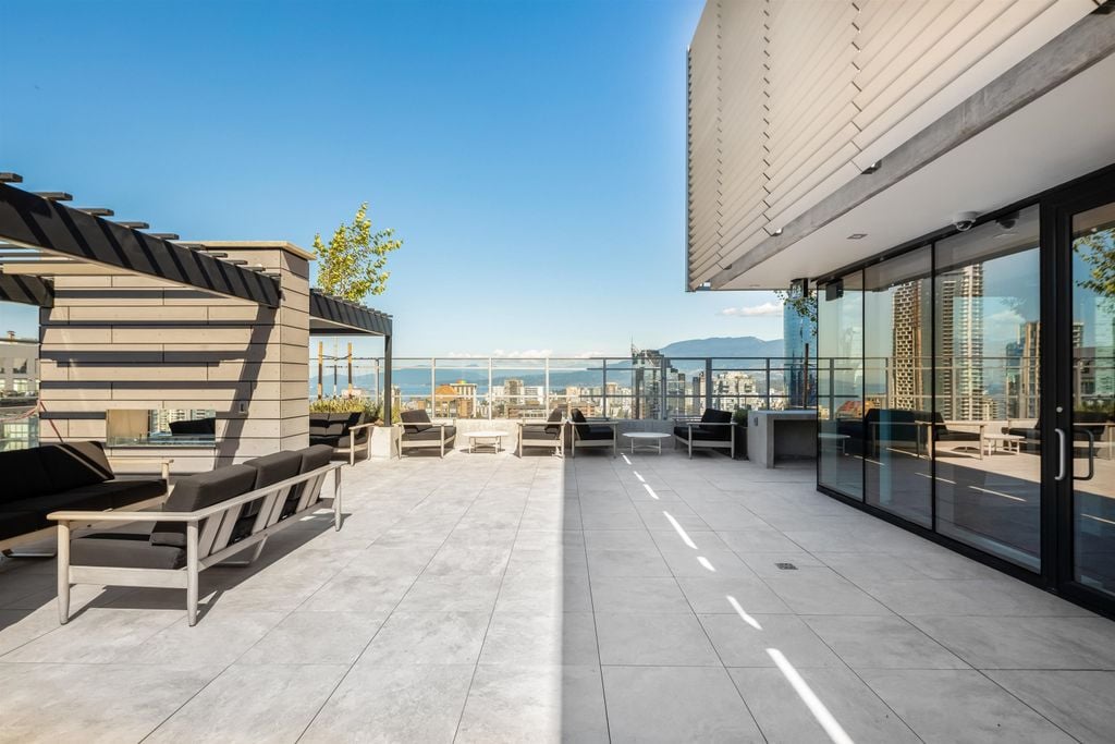 1111 Richards St, #2104