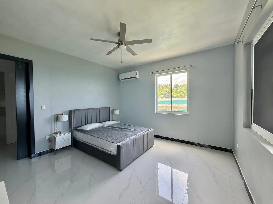 1079 Rogue's Bay 3 Bedroom Apartment 