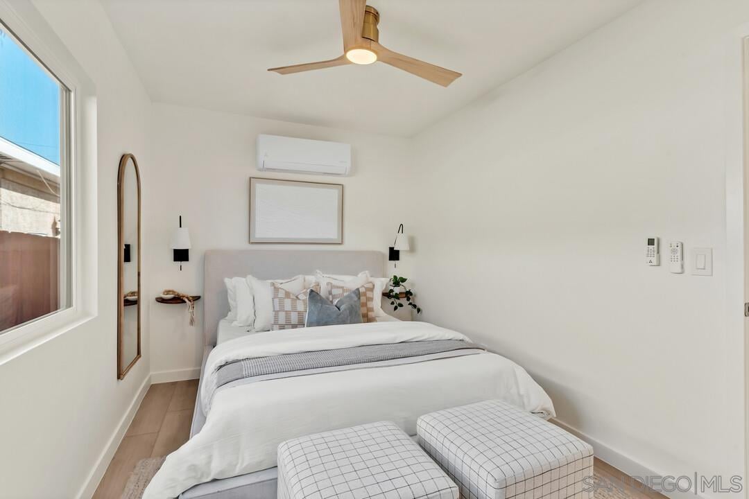 2275 Emerald St, San Diego, CA 92109