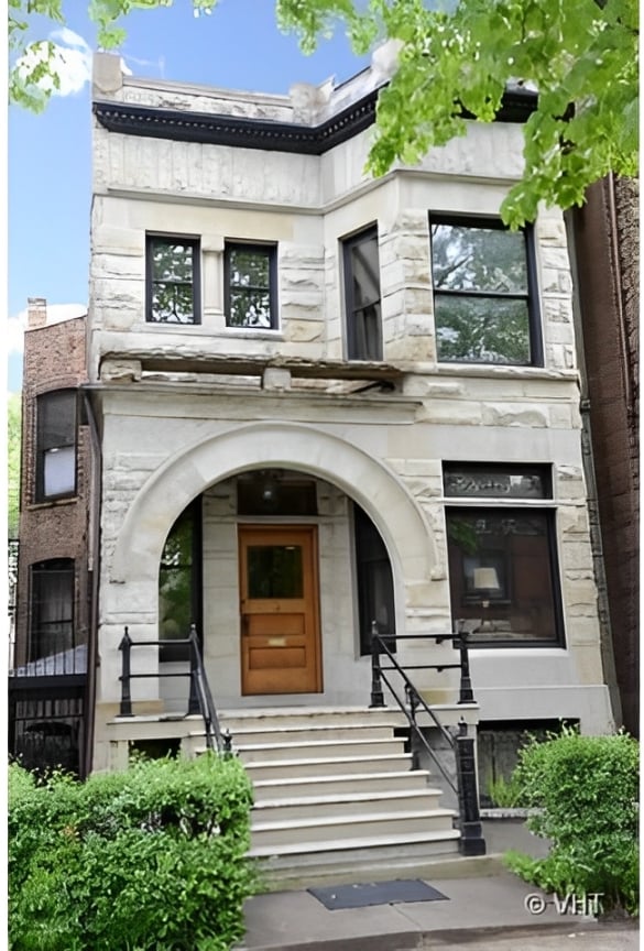 843 W Belden Ave