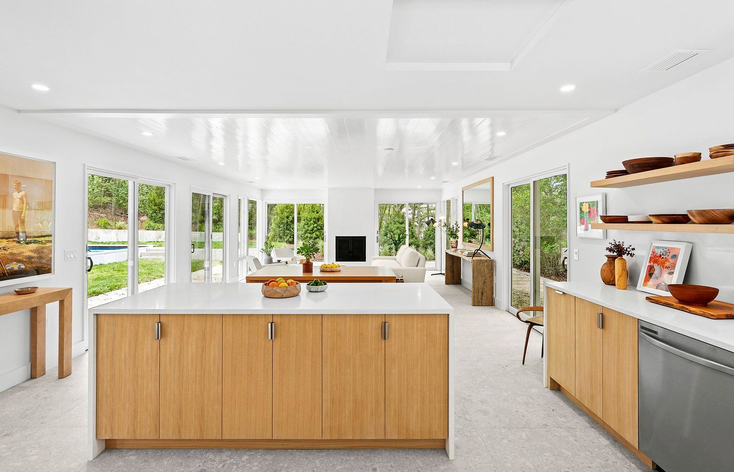 Whitecrest: Mid-Century Modern, Gut-Renovated and Gorgeous