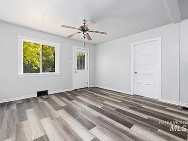 328 E Ave D