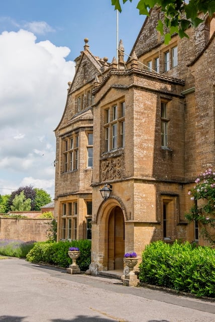 Thorne House – A Stately English Retreat