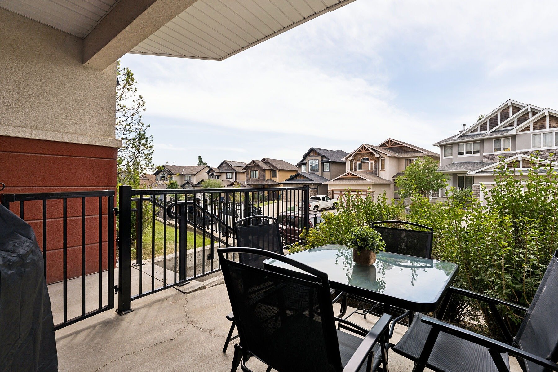 Springbank Hill Living
