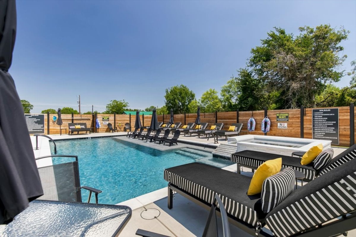 11- Unit Boutique Short Term Rental