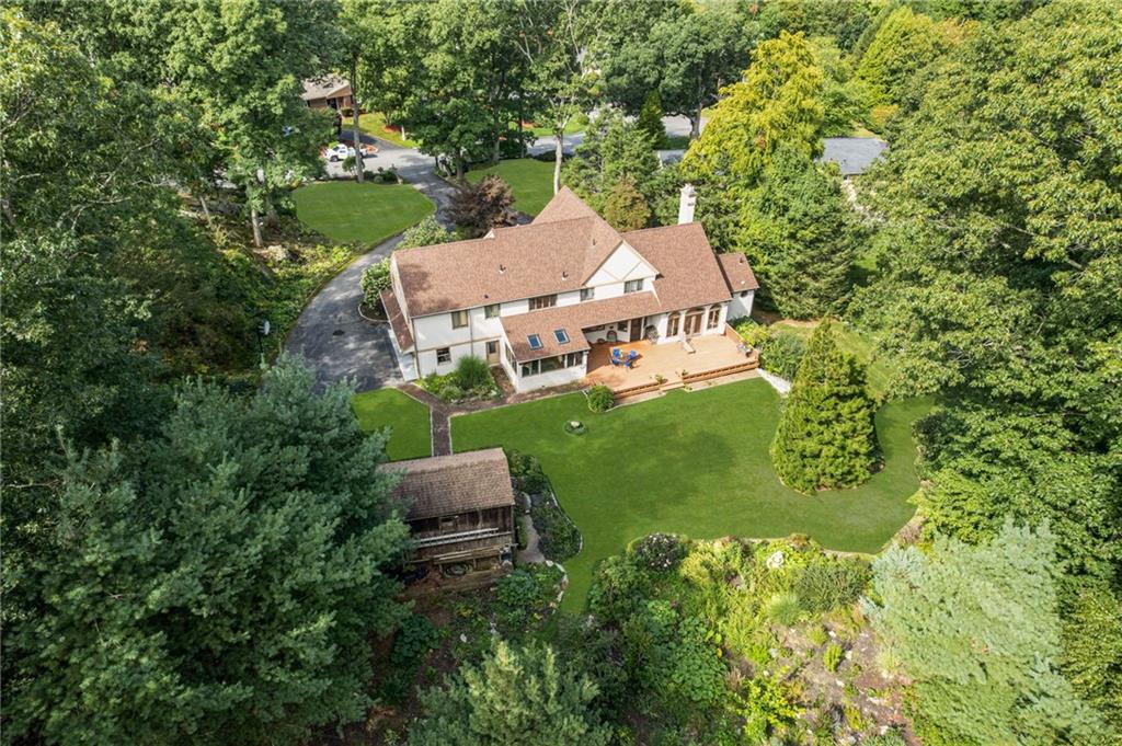 2 Lancers Lane, Lincoln, RI 02865