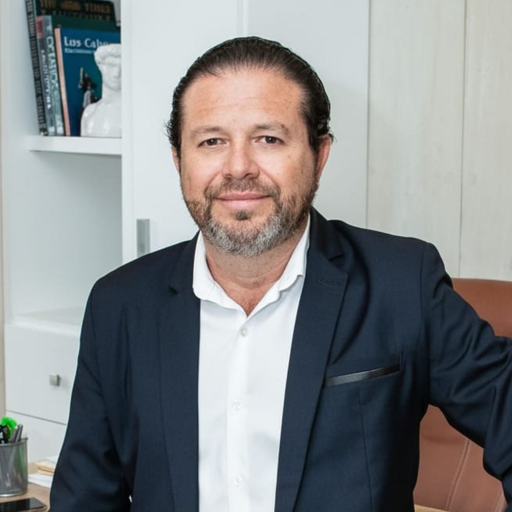 Guillermo “Memo” López Ibarra Cabo San Lucas, Estado de Baja California Sur Real Estate Agent Headshot