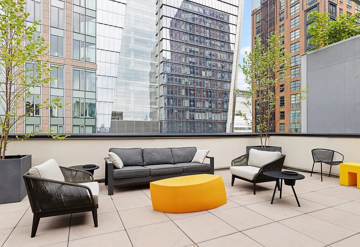 517 West 29th Street Unit: 7D