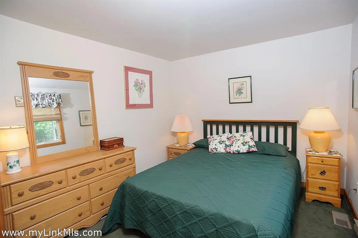 137 Charles Neck Way