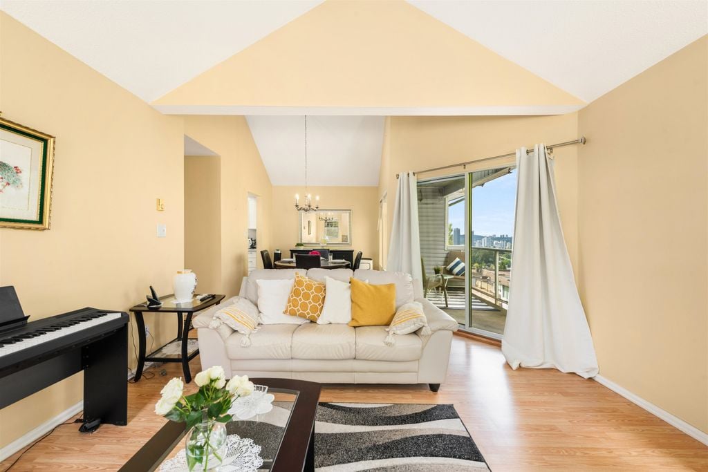 5335 Hastings St, #401