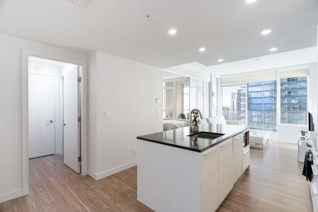 6383 Mckay Ave, #2007