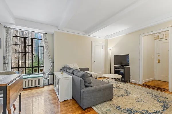 333 East 43rd Street Unit: 615