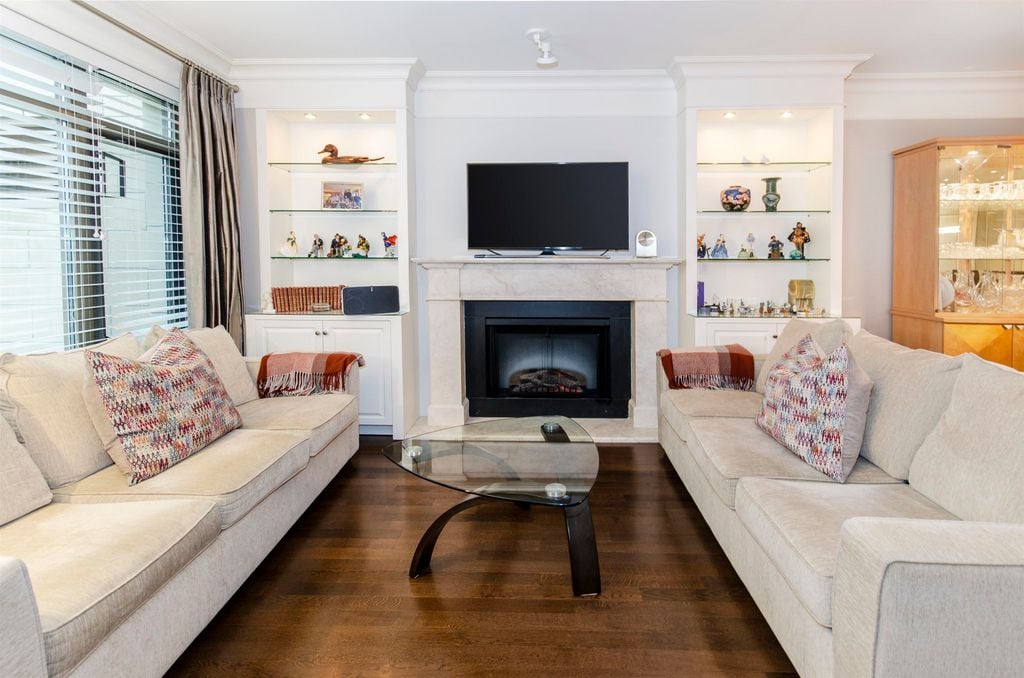 533 Waters Edge Cres, #103