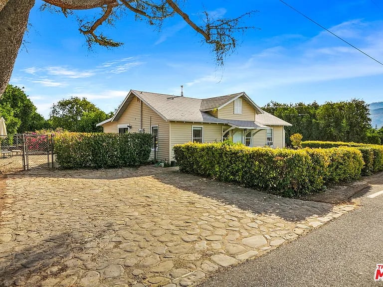 828 Fordyce Rd