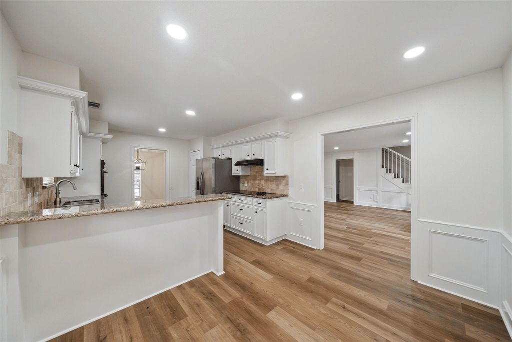 3518 Cave Springs Dr