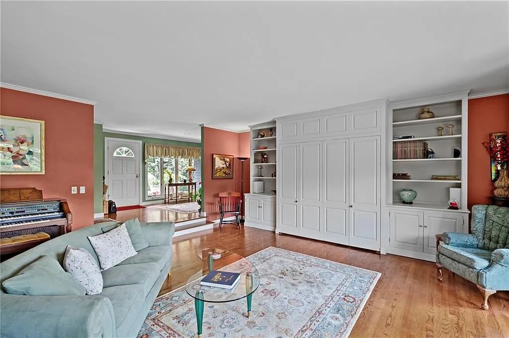 38 Beacon Ave