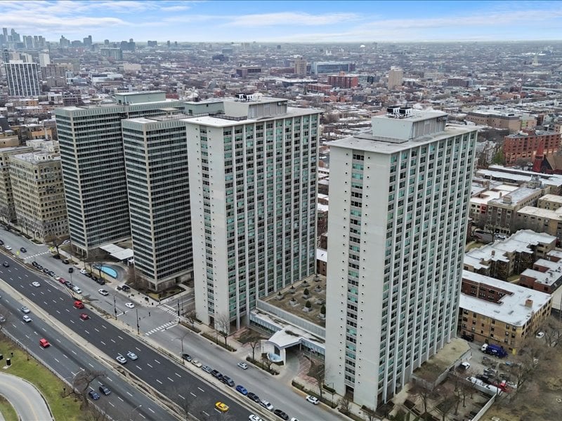 3600 N Lake Shore Dr #207, Chicago, IL 60613