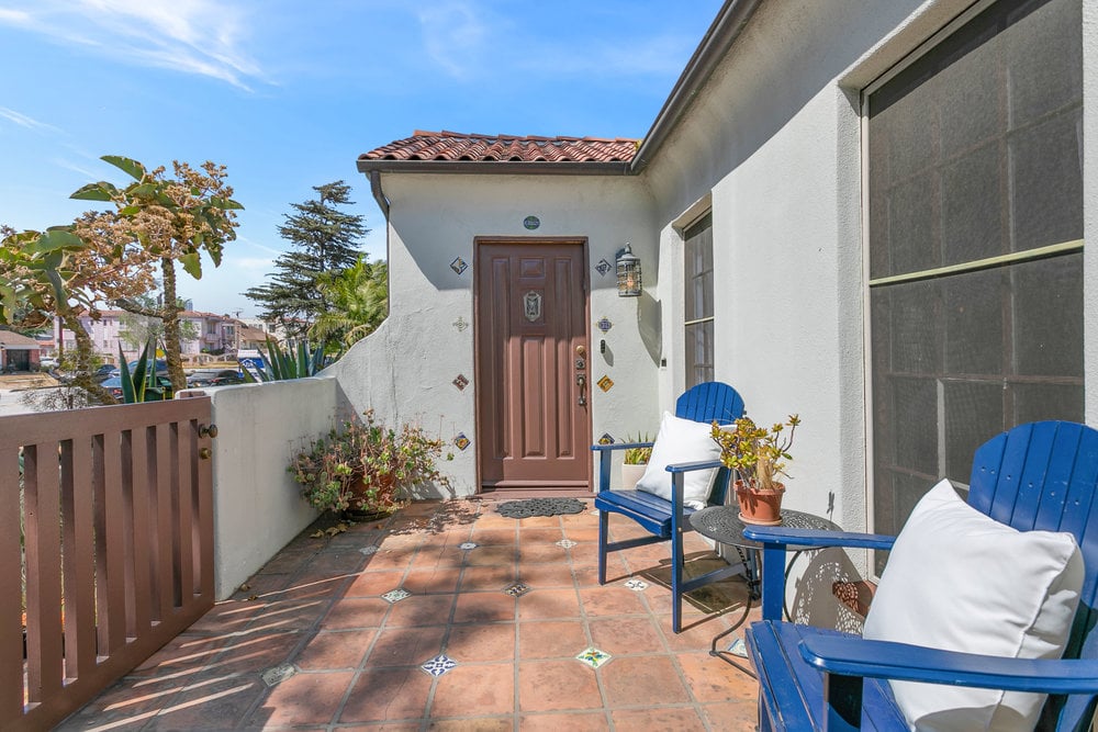 1316 S Redondo Blvd