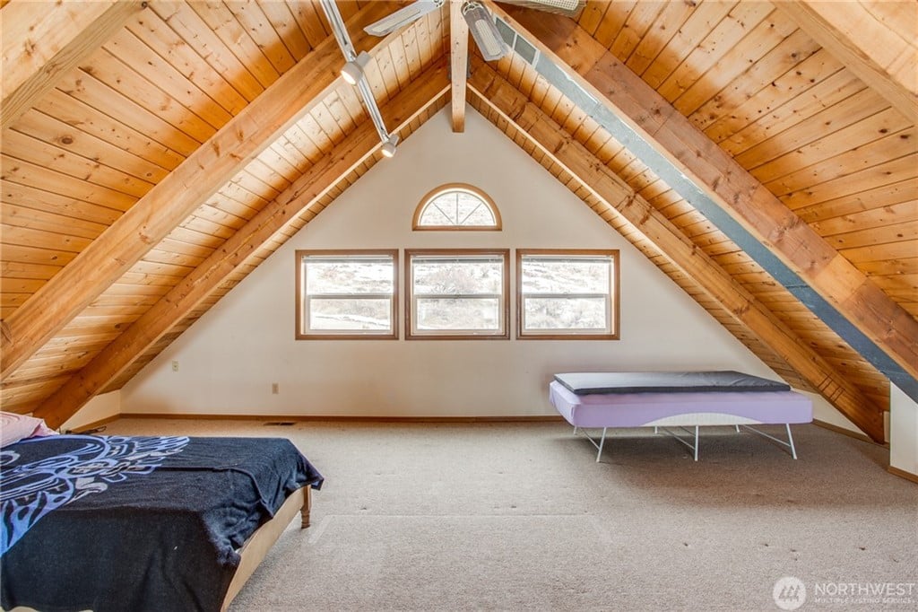 207 Riviera Dr