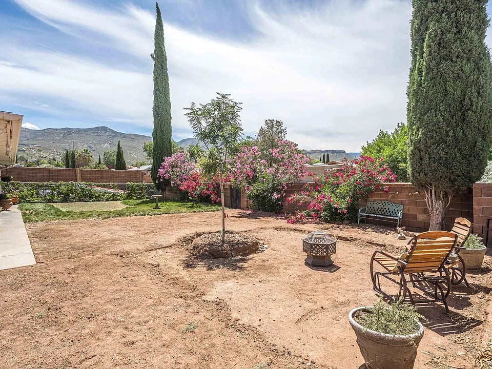 3004 Los Robles