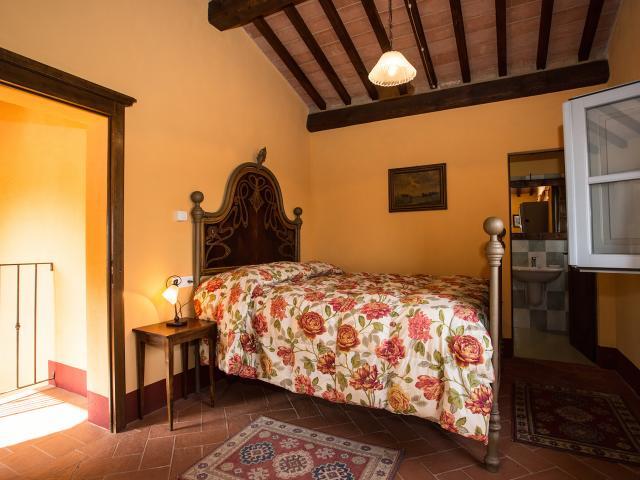 Enchanting Countryside Estate in Arezzo