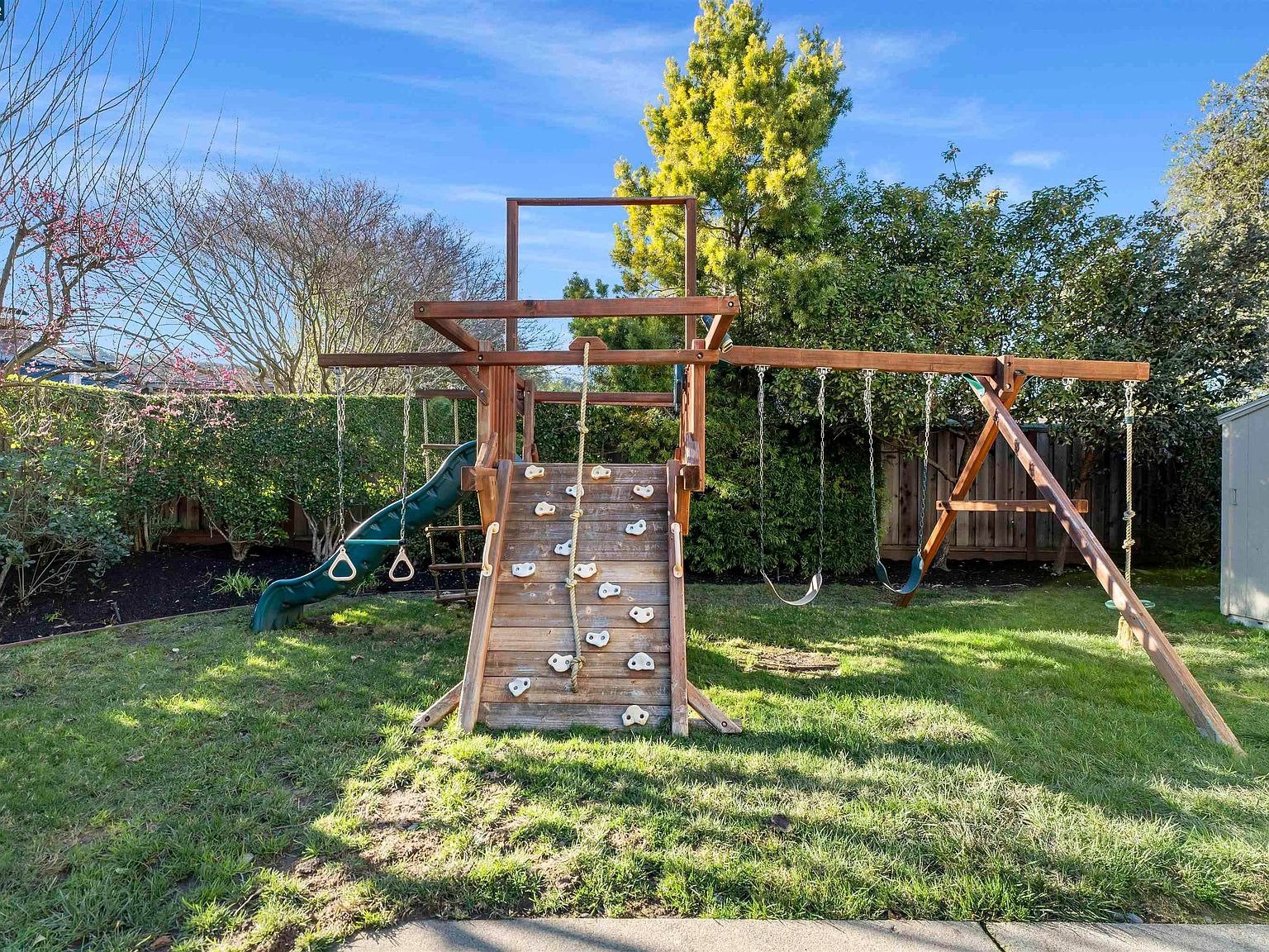 1410 De La Cruz Way