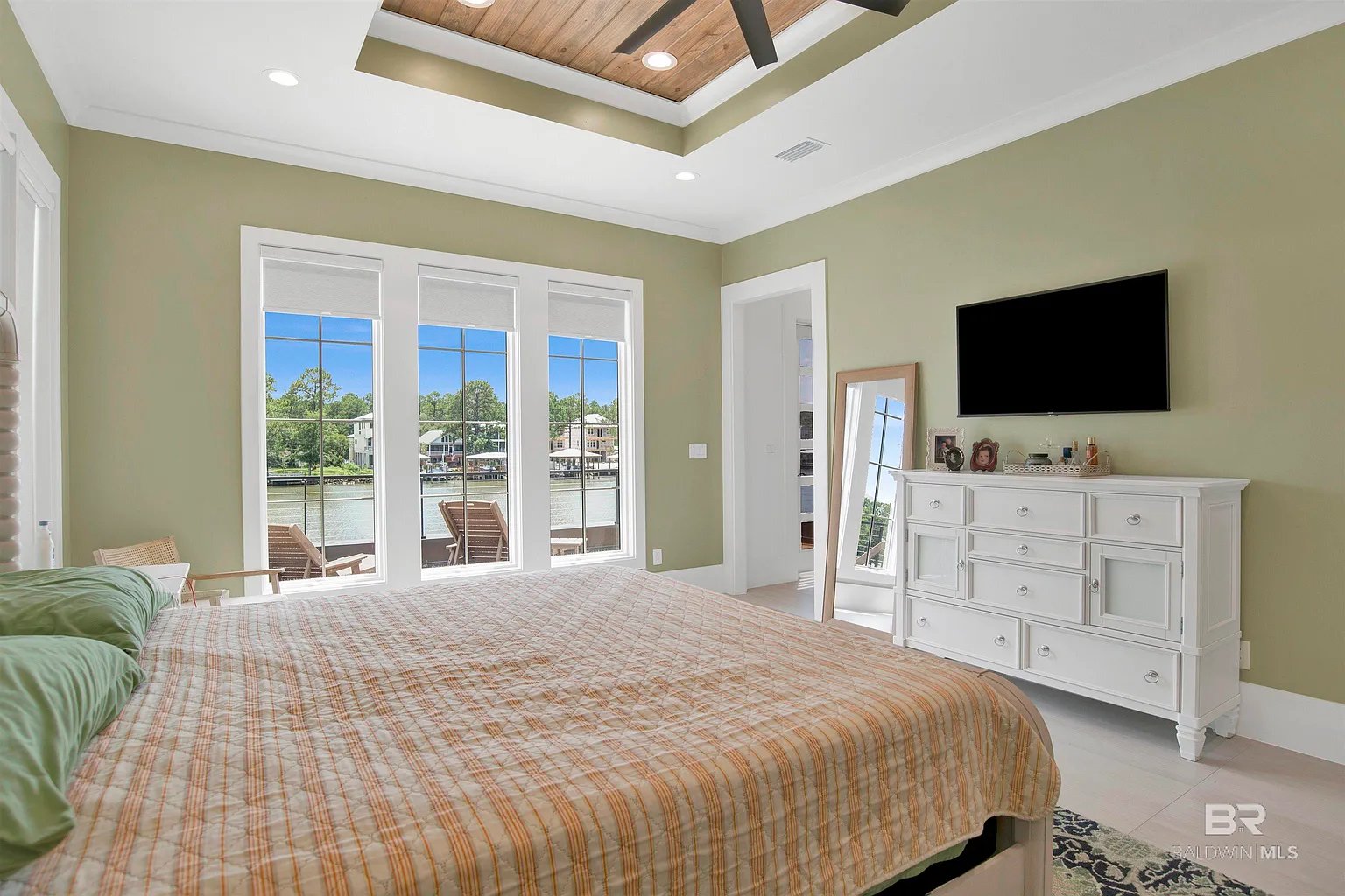 873 Inlet Cir