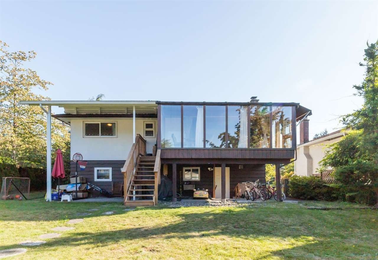 927 Smith Ave