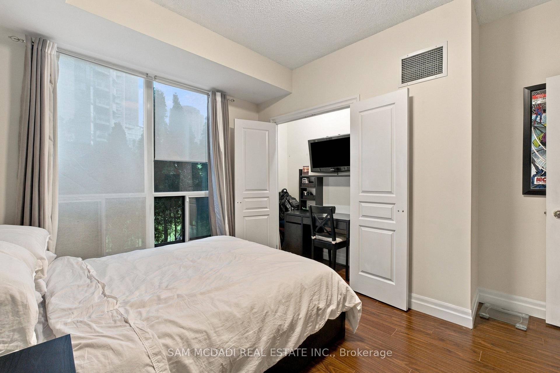 2087 Lake Shore Boulevard W 103, Toronto Unit: 103