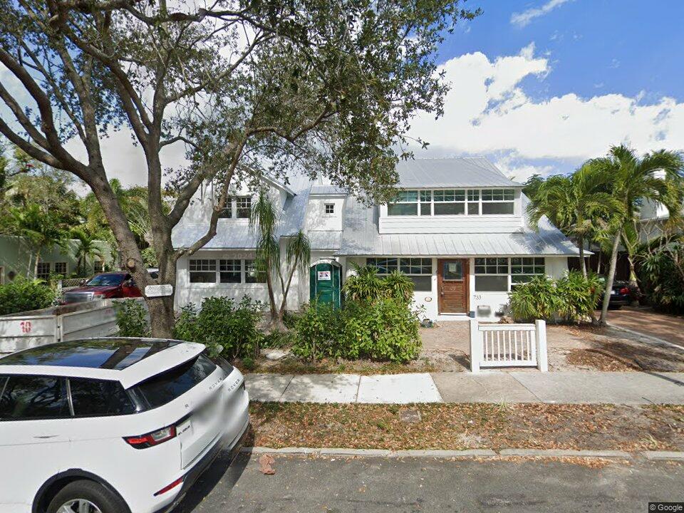 733 New York Street