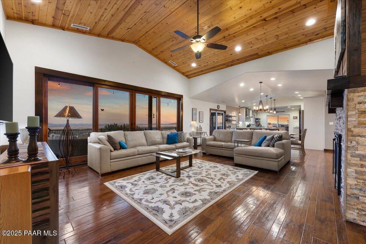 6329 N Dewey Rd