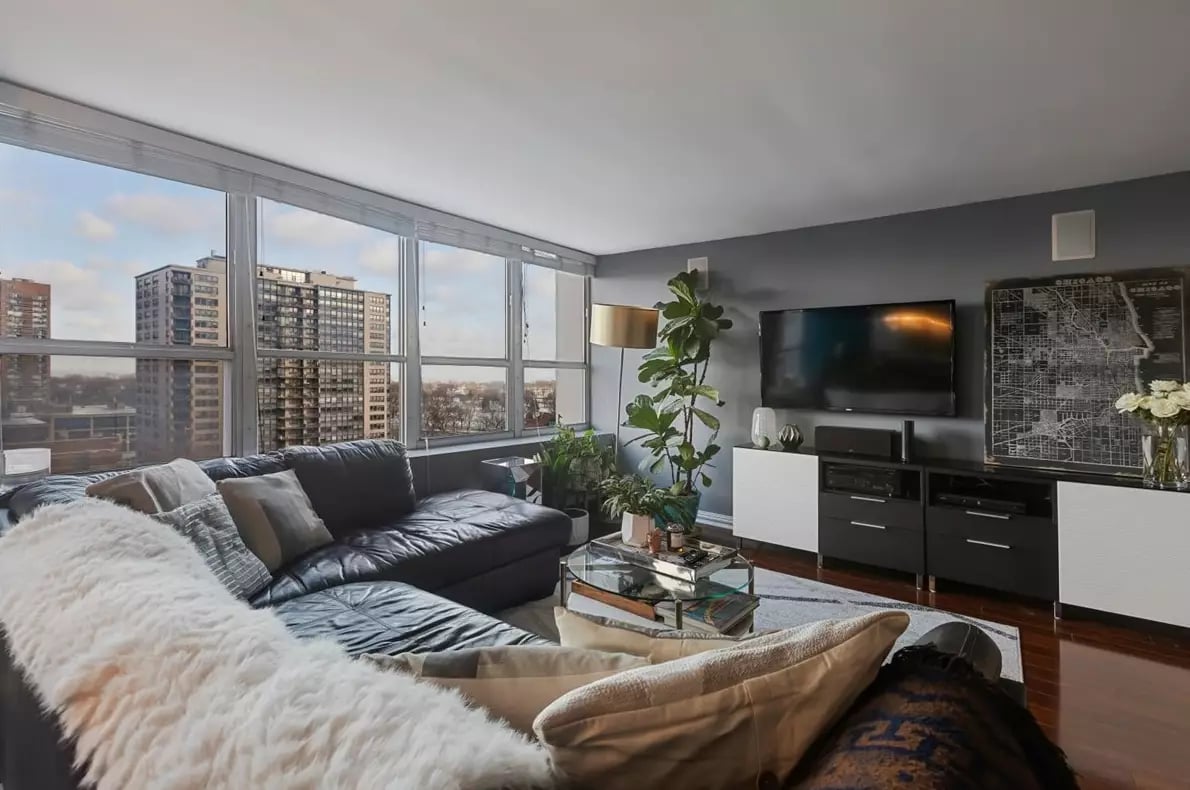 655 W Irving Park Rd #1004