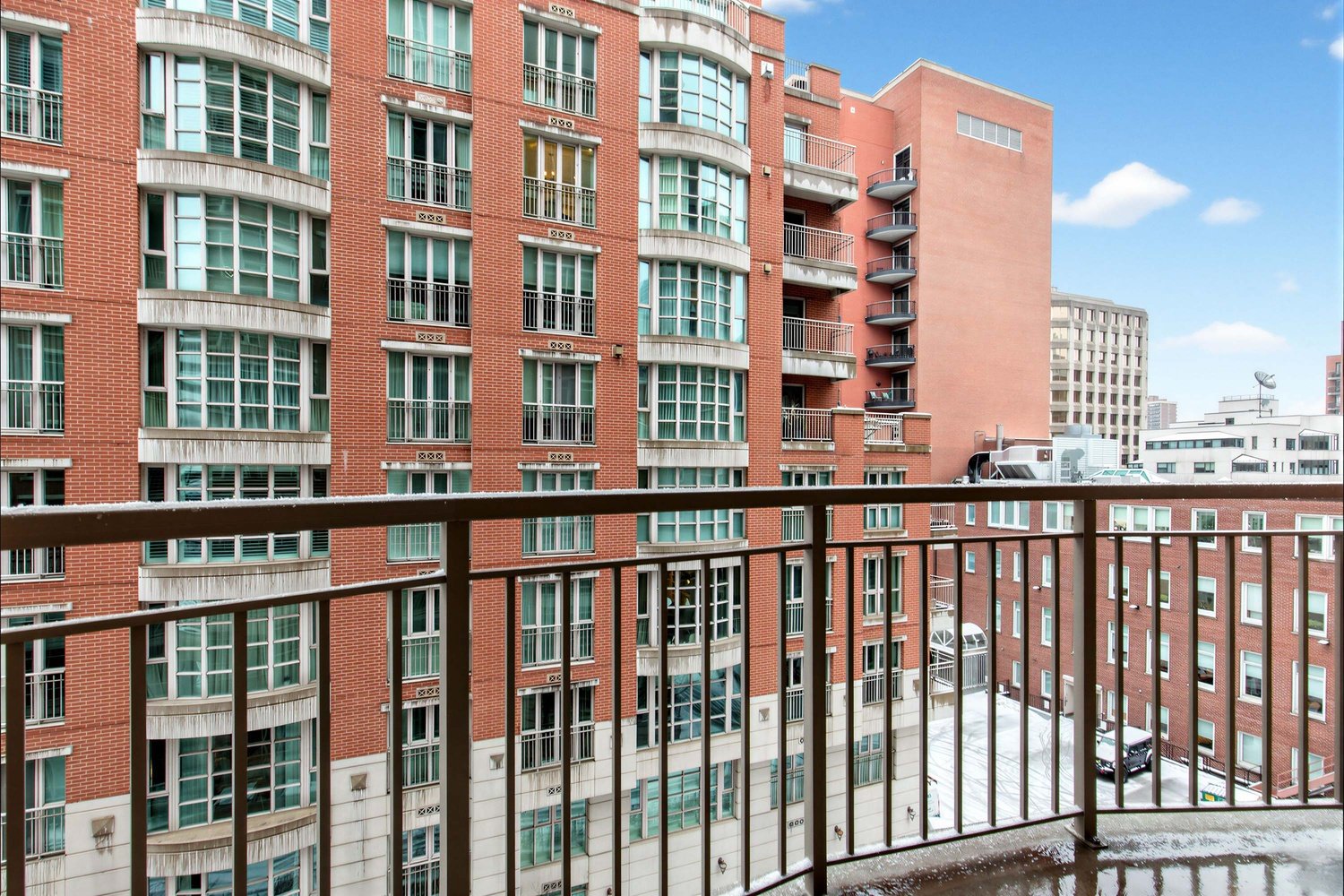 Leased: Beautifully Appointed 1-Bedroom Suite