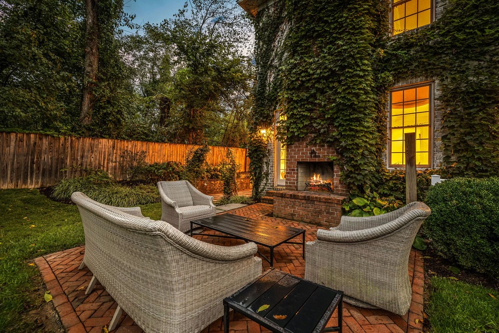 Stunning Hayfields Manor Home