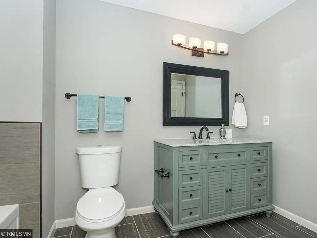 8785 Hastings Cir NE