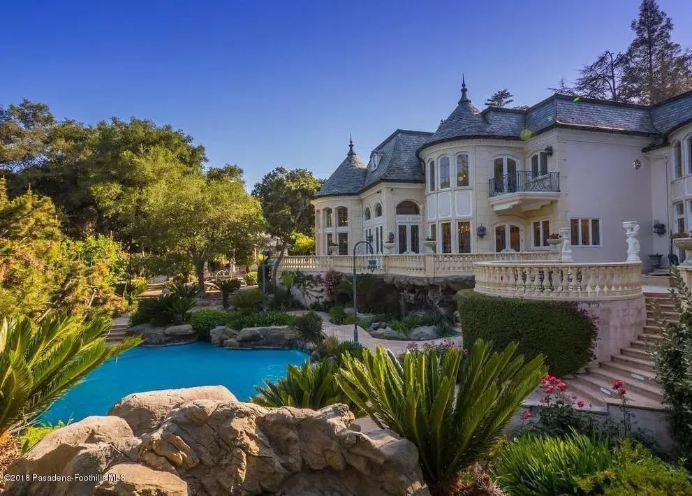 4158 Commonwealth Ave