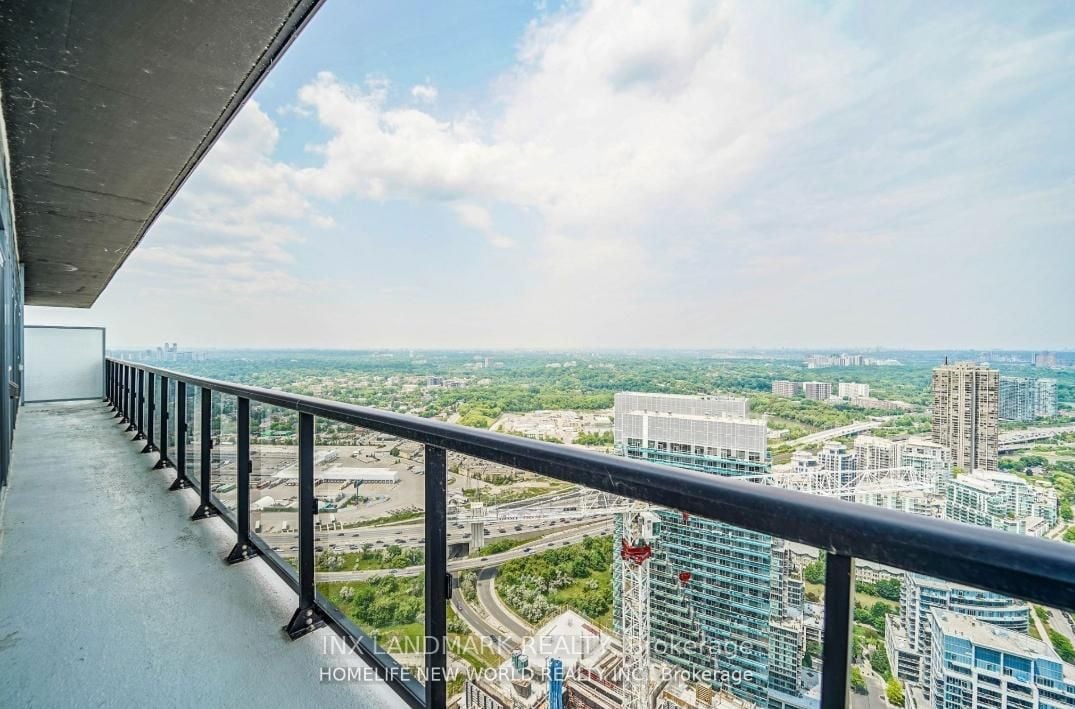 CITY VIEWS AND LUXURY LIVING