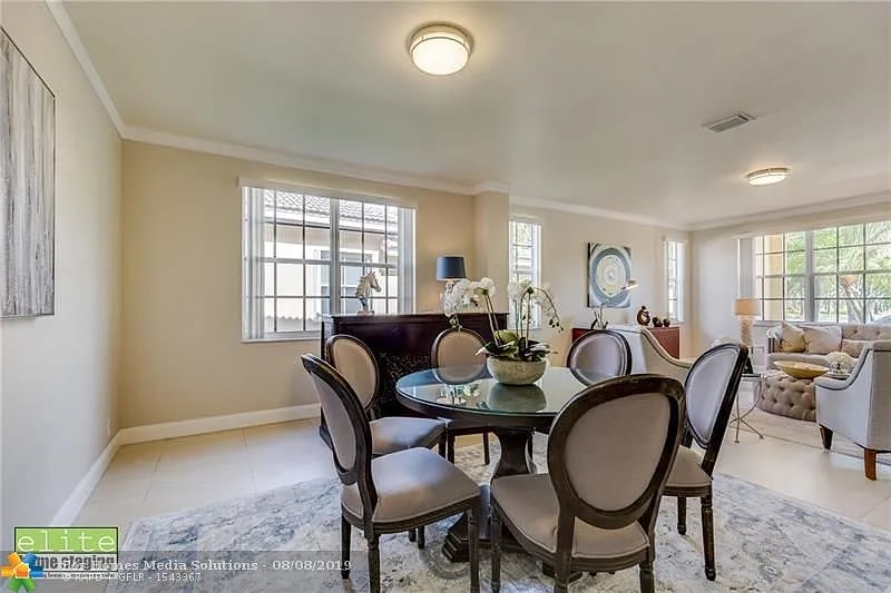 1612 Blue Jay Cir