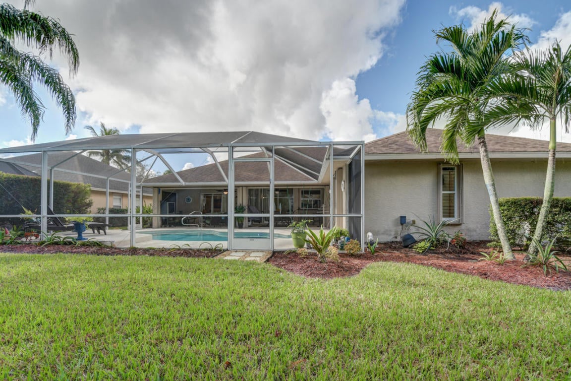 214 SW Fernleaf Trl